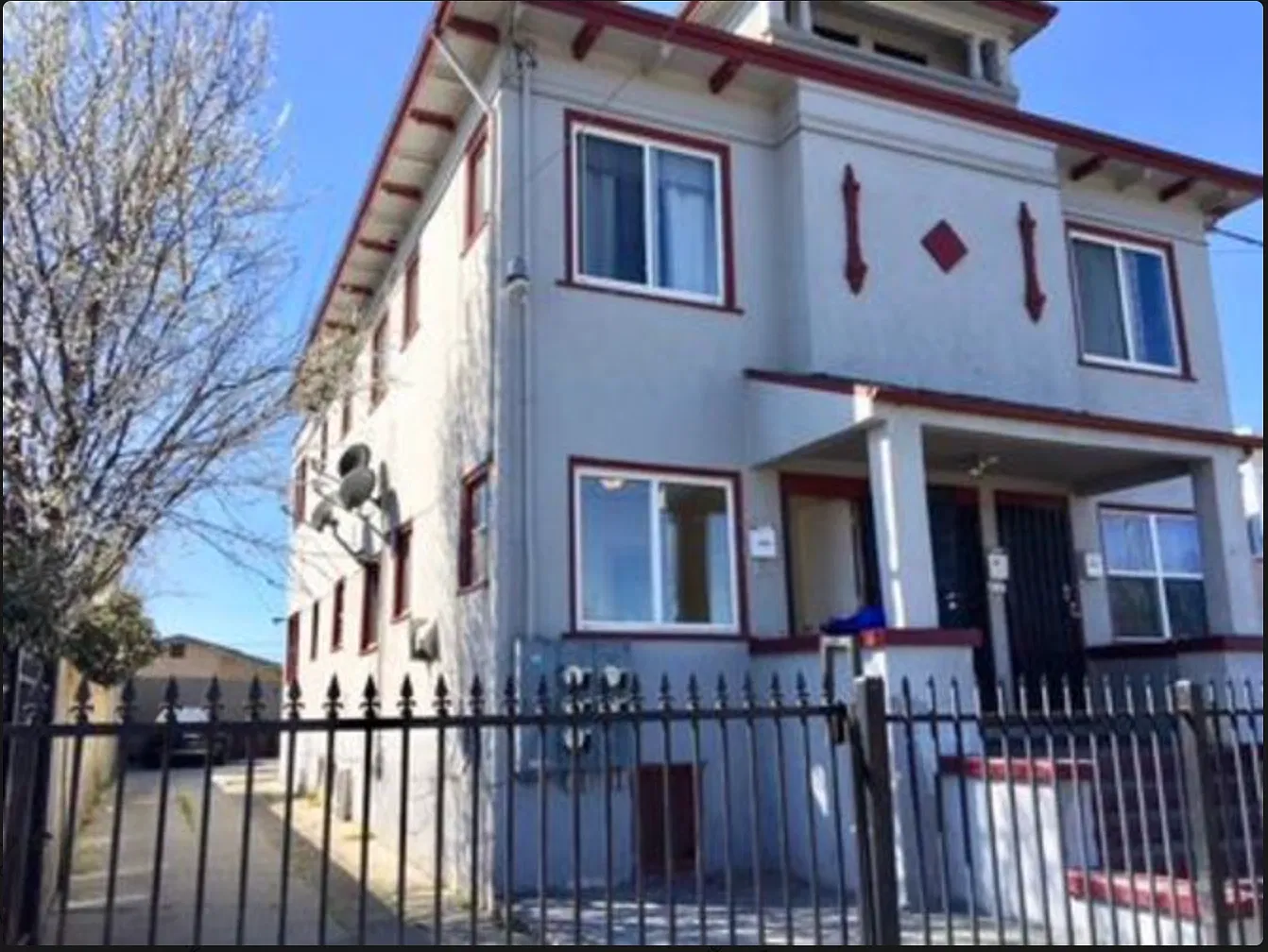 2 bed, $2,400 — Photo 1