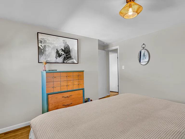 S Lincoln St — Photo 16
