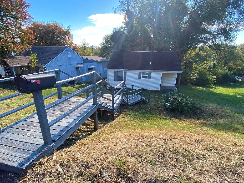 2 bed, 752 sqft, $1,450 — Photo 1