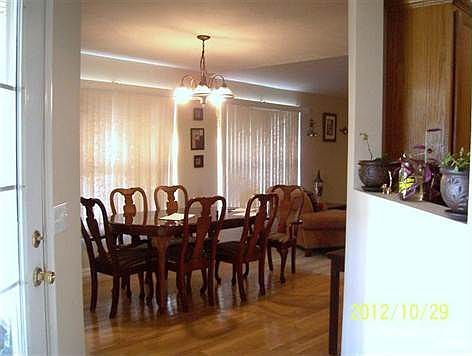 Formal dinning room