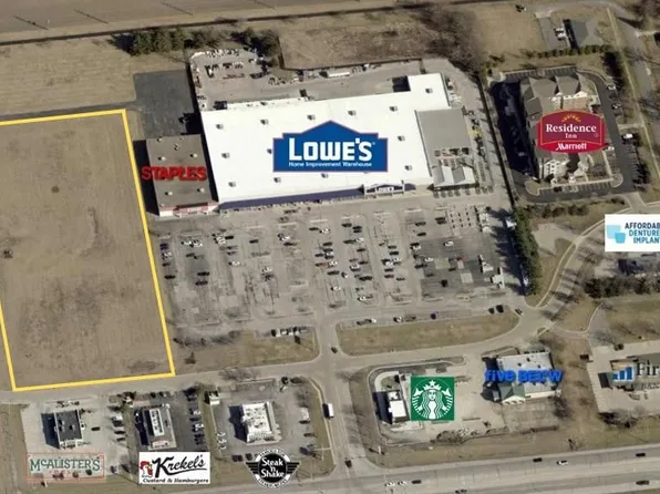 800 Commerce Place Dr, Forsyth, IL 62535