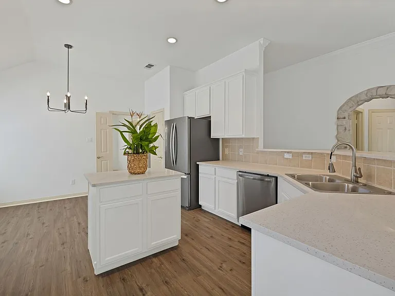 5516 Broken Bend Dr — Photo 5