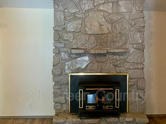 4th image of 241 S 181st East Ave