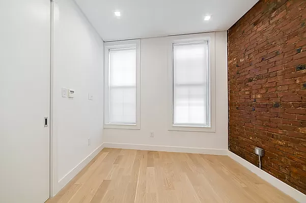 Rented by REAL New York | media 21