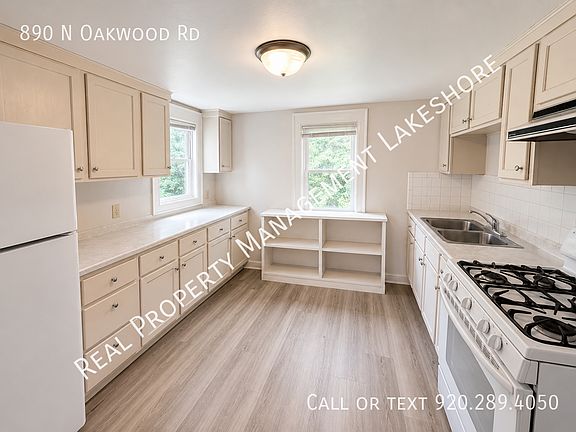 3rd image of 890 N Oakwood Rd