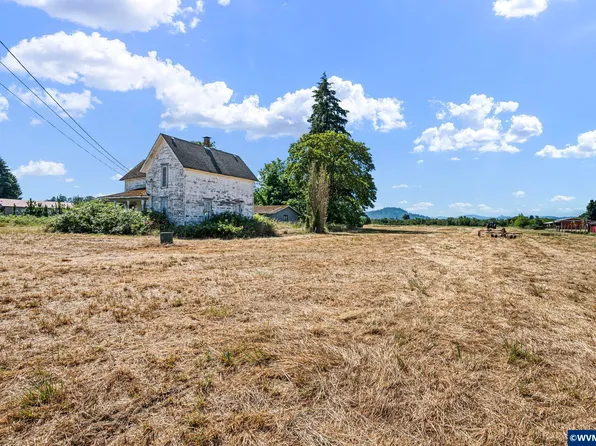 33957 Tennessee Rd, Lebanon, OR 97355