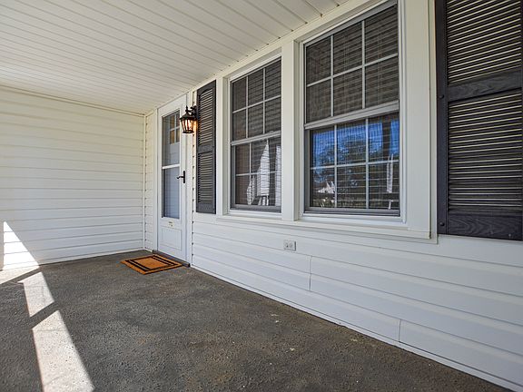 5th image of 290 Paraham Rd S