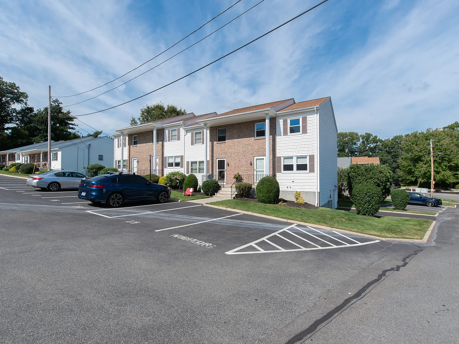 2 bed, 1.5 bath, 1250 sqft, $2,595 — Photo 2
