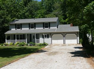 11522 Cherry Hollow Dr, Chardon, OH 44024