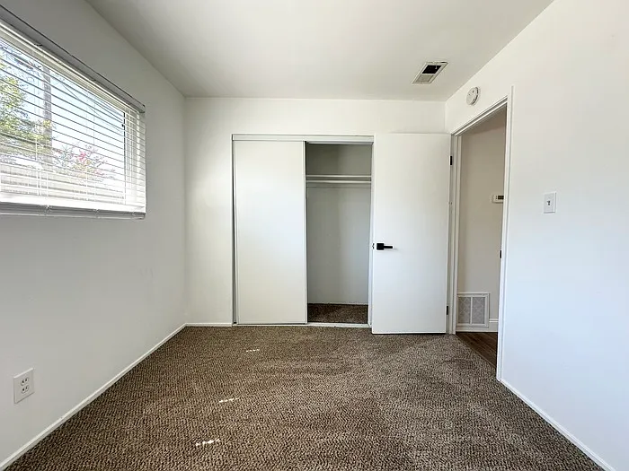 1320 Sheridan Ave — Photo 12