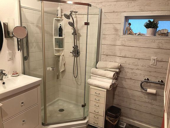 Master bath 