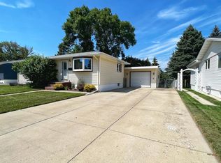 300 E Turnpike Ave, Bismarck, ND 58501