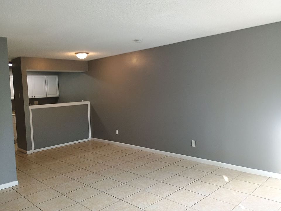 1st image of 3000 SE 52nd Ave #C