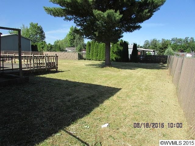 2nd image of 1935 Walker Rd NE