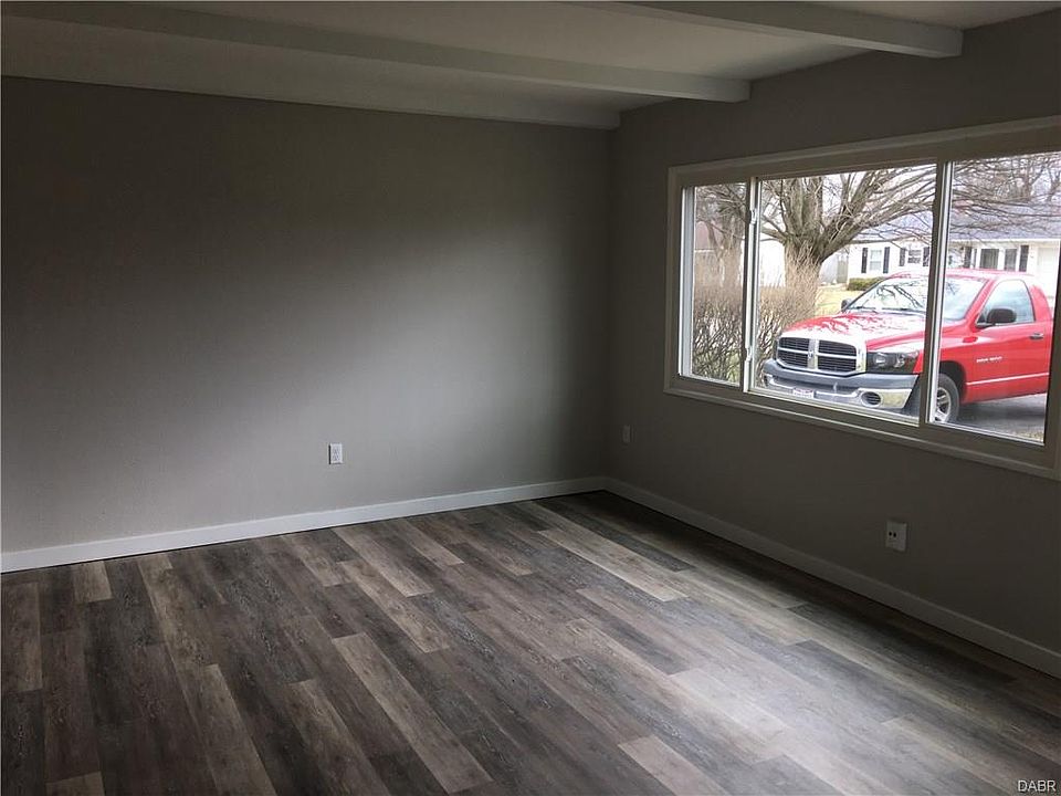 1st image of 821 Foley Dr