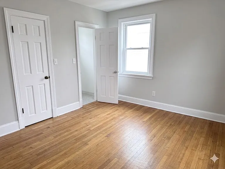1724 Wilmington Ave — Photo 10