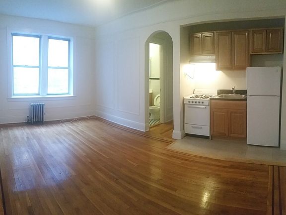 2nd image of 3115 21st Ave APT 3F