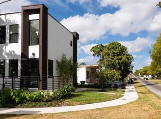 190 SW 38th Ct, Miami, FL 33134