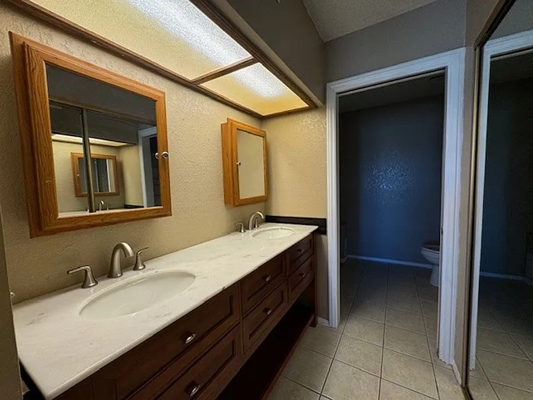 2022 Merrill Ln #10G — Photo 22