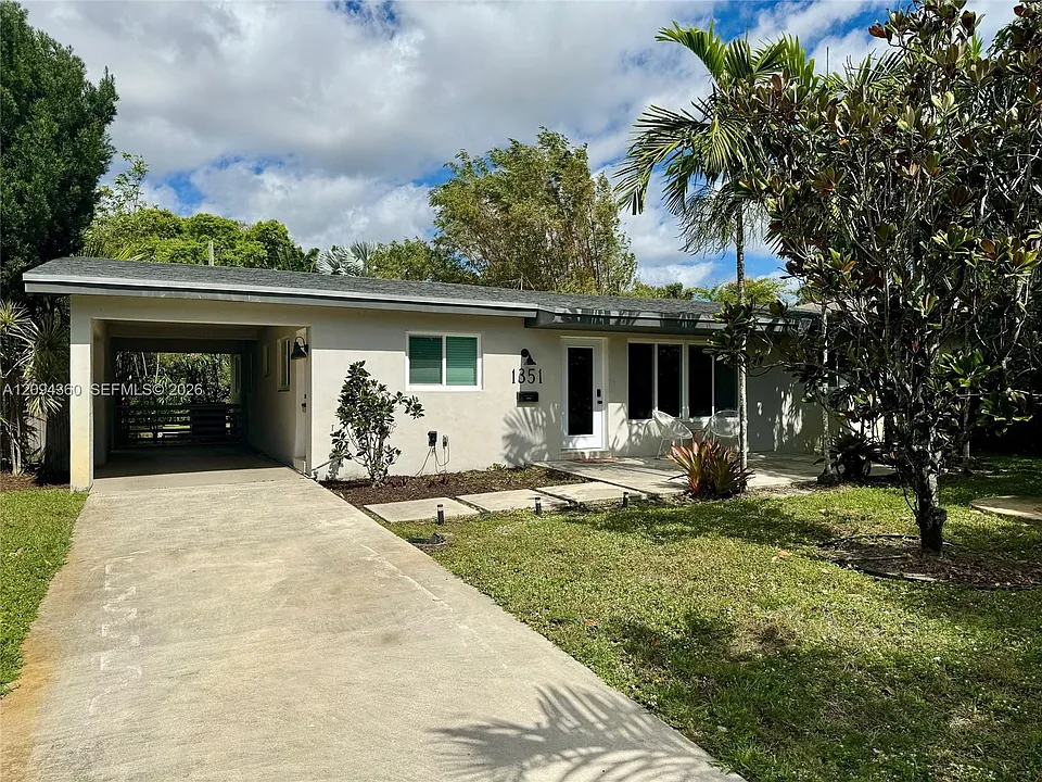 1351 SW 32nd St