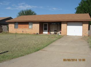 306 Deer Dr, Cache, OK 73527