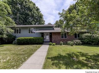 408 S Curtiss St, Waverly, IL 62692