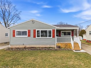 396 Elizabeth St, Hubbard, OH 44425