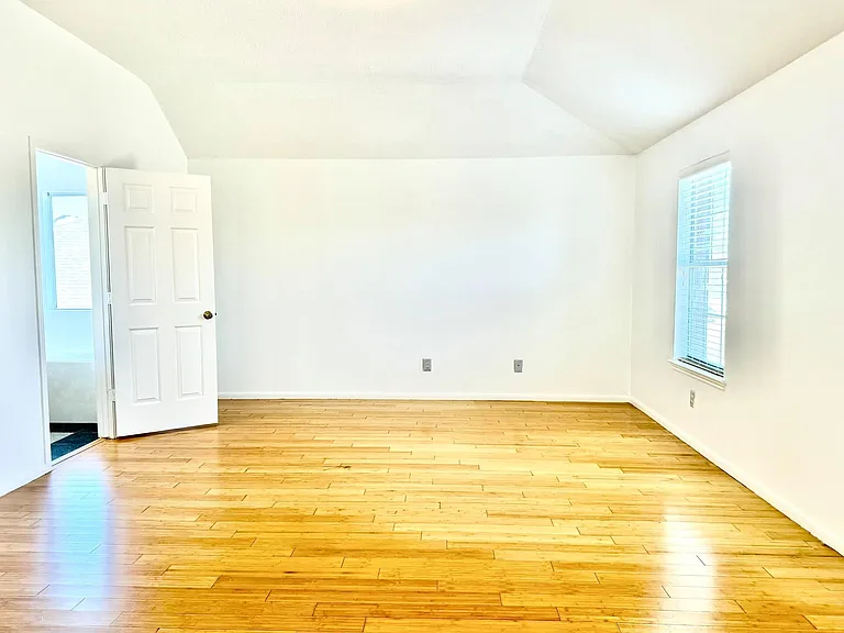7110 Favian Ct — Photo 16