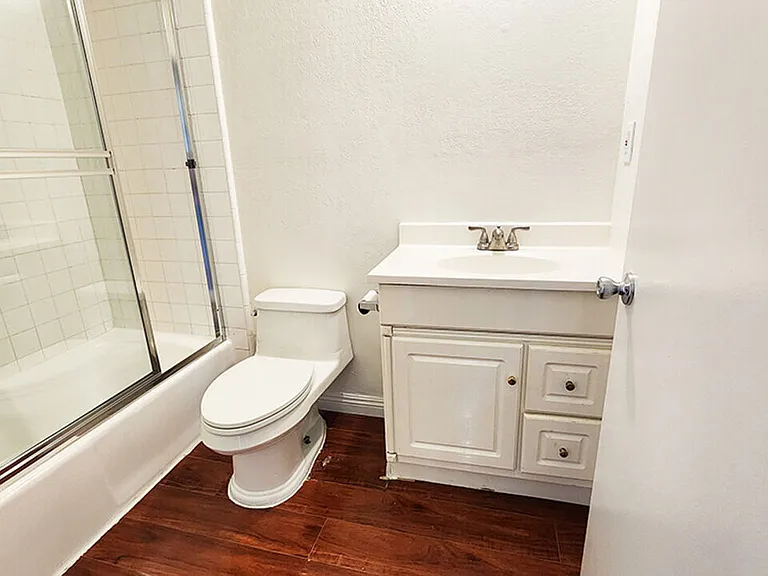 4732 Elmwood Ave #3 — Photo 6
