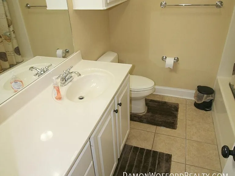 614 Oak Park Cir — Photo 18