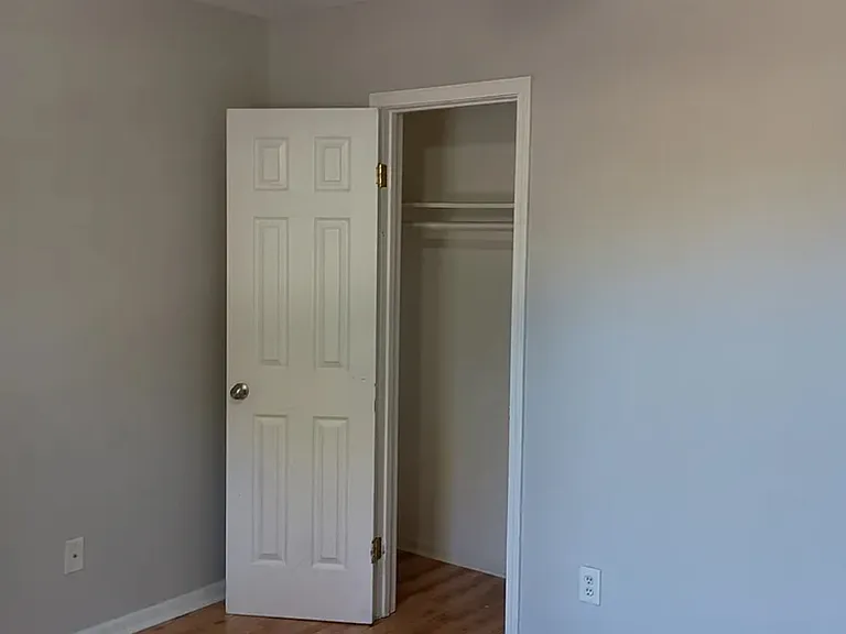 140 Doctor Cir #C — Photo 9