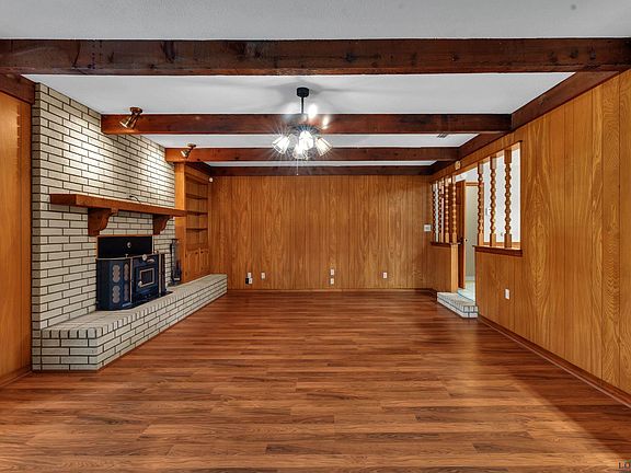 5th image of 490 Southfield Ln