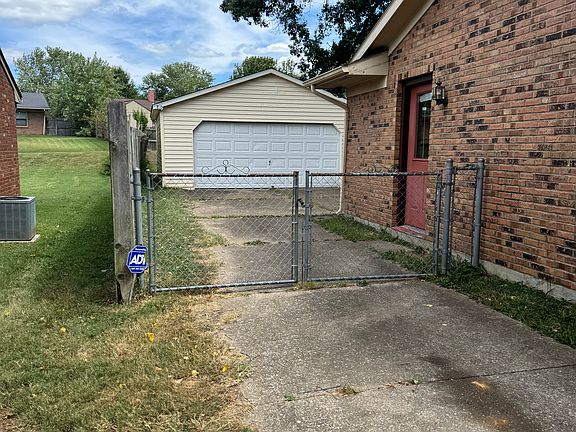 2nd image of 3323 Millstone Cir