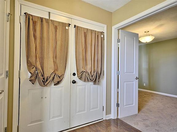 3rd image of 1057 Chardea Dr