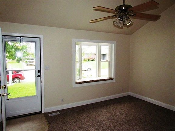 5th image of 2909 Gardenia Dr