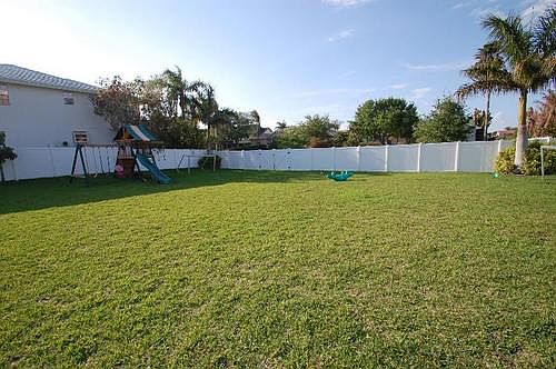 4th image of 869 Ponce De Leon Dr