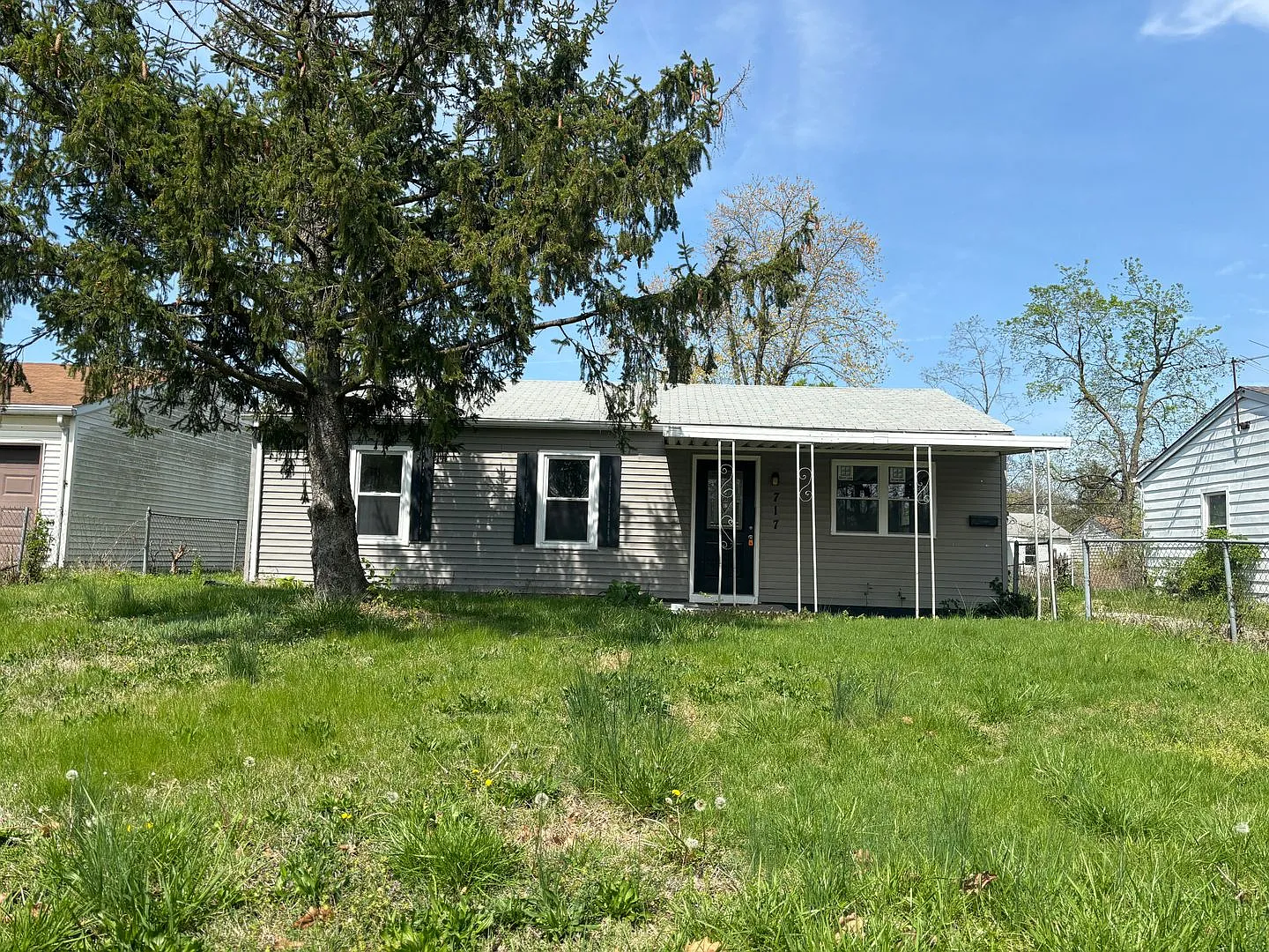 717 Saint Barbara Ln photo 1