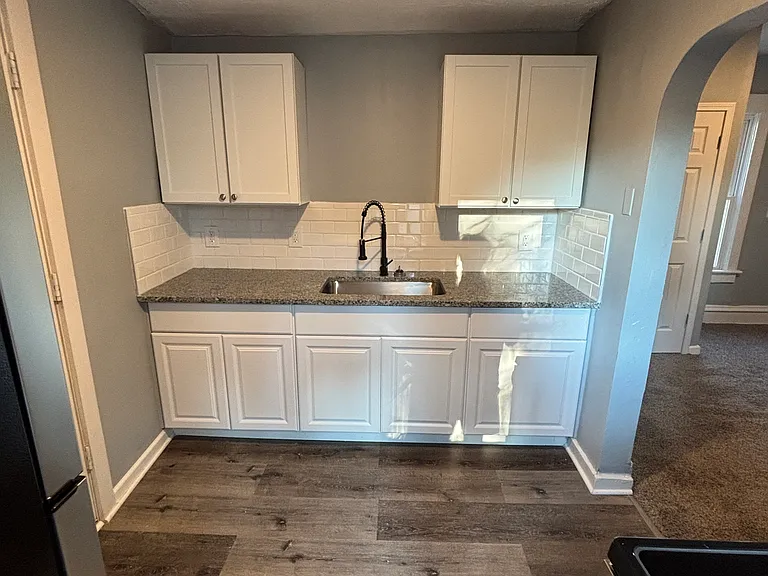 621 Creedmore Ave — Photo 9