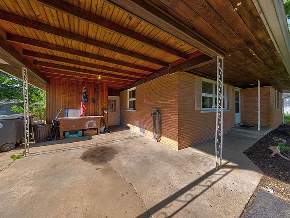 3rd image of 6612 E Oak St