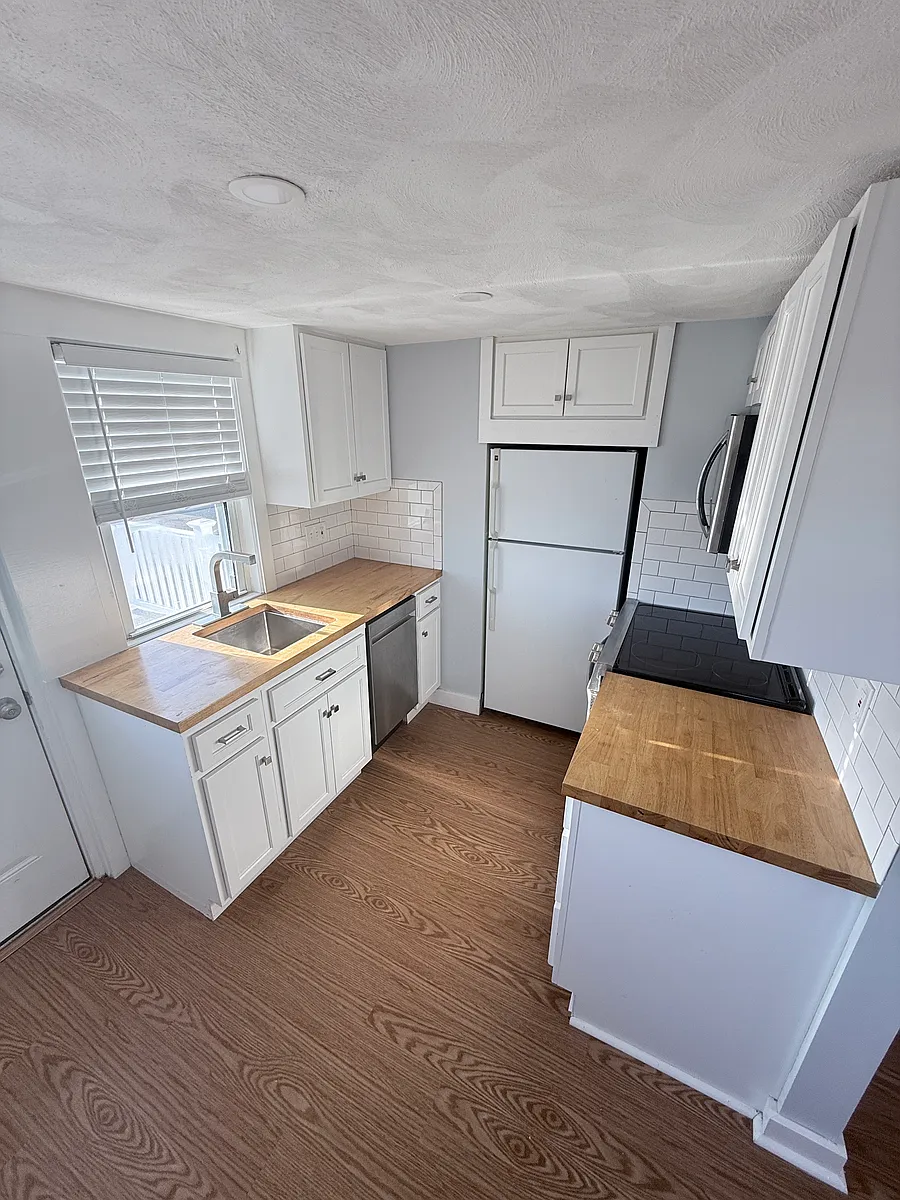 Building Photo - 72 Sohier Rd #2