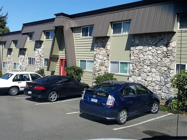 2147-2191 NW Mast Pl — Photo 37