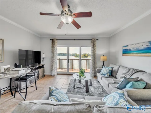 12100 Two Rivers Dr #B34, Athens, AL 35611