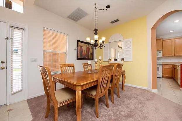 2920 Willow Creek Ln — Photo 33