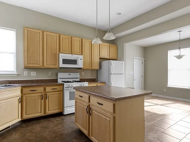 2605 Carrollton Ave — Photo 27