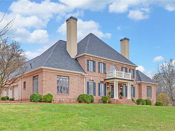 2nd image of 2047 Riverwood Dr