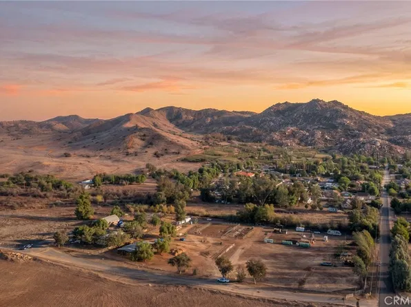 19700 Gustin Rd, Perris, CA 92570