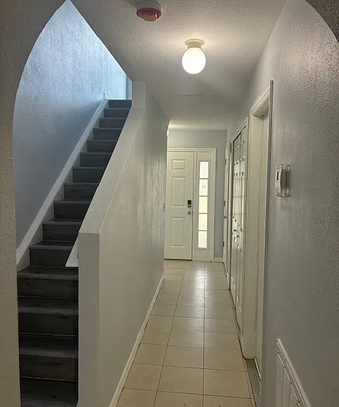 9831 Ashburn Lake Dr — Photo 2