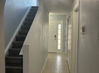 9831 Ashburn Lake Dr, Tampa, FL 33610