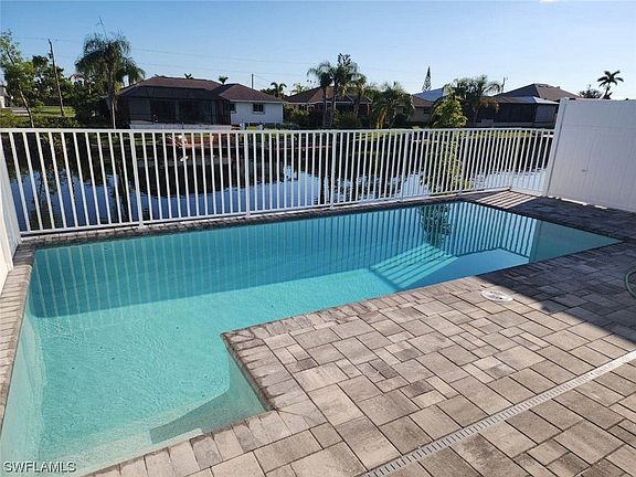 2nd image of 227/229 SW 47th Terrace Cpe