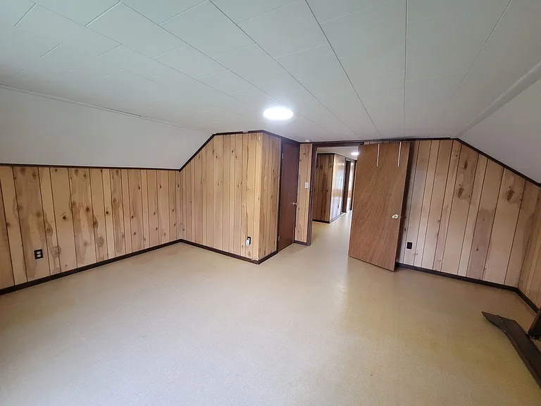 1151 Pease Rd — Photo 32